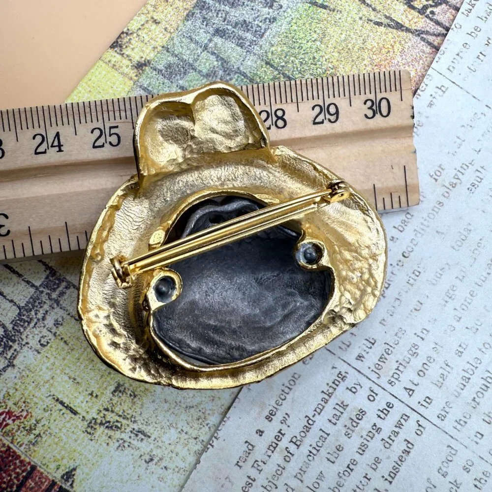 Vintage Frog Toad in Hat Figural Gold Silver Pewter Brooch Pin Bold Large Metal - Picture 10 of 11